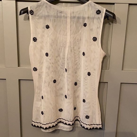 NIC + Zoe Embroidered Sheer Nylon Sleeveless Top Size Medium - Picture 6 of 8